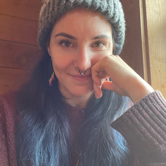 Meet your Posher, Saria Foxx🦊💜 - Picture 13 of 14